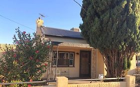 Modern Charming Miners' Cottage +Free Internet